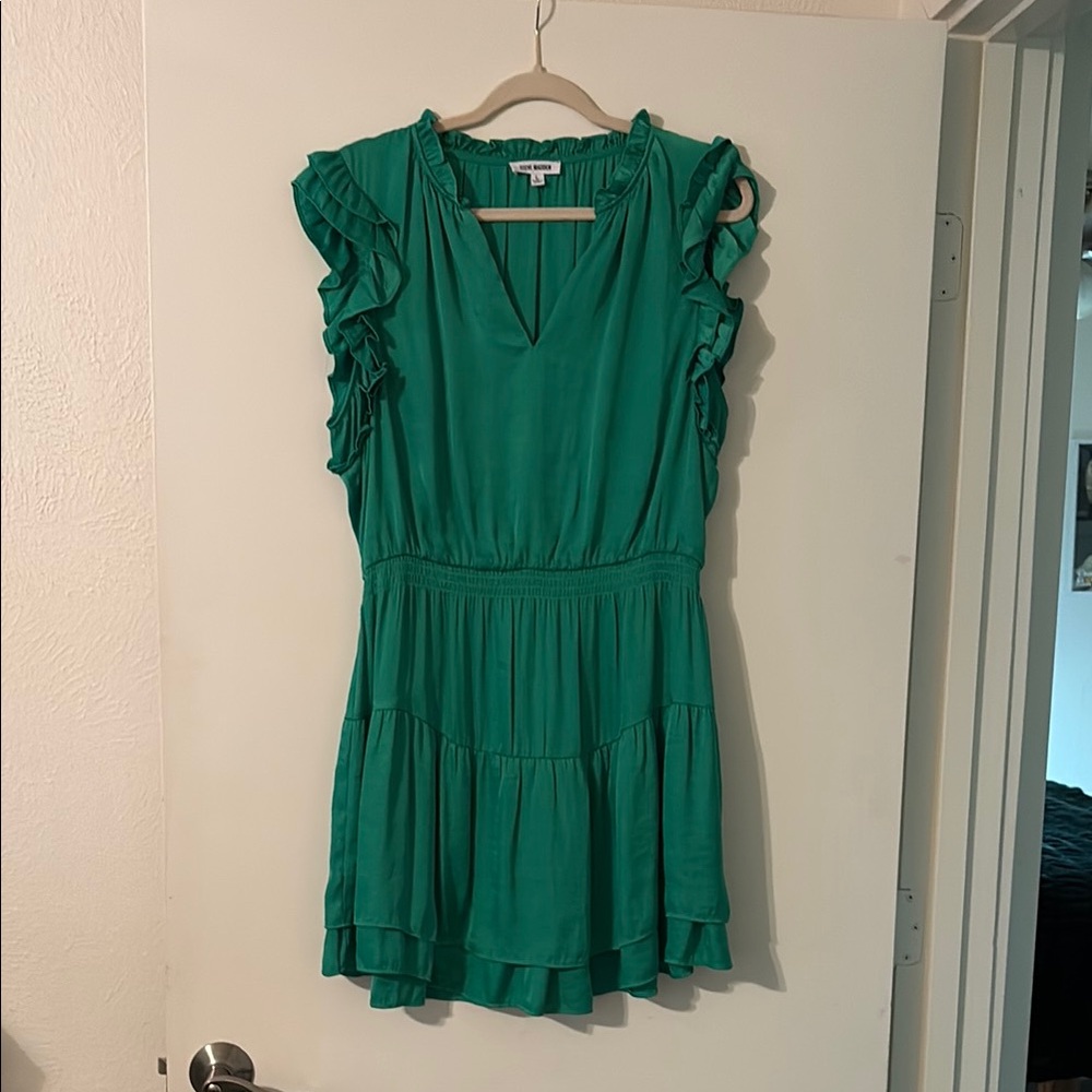 Ruffled Sleeveless V-Neck Emerald Green Dress